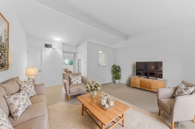 Photo - 1905 Fairlawn Ln Unit 3