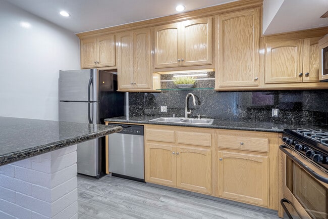 Kitchen - 275 S Church Ln Unit 275