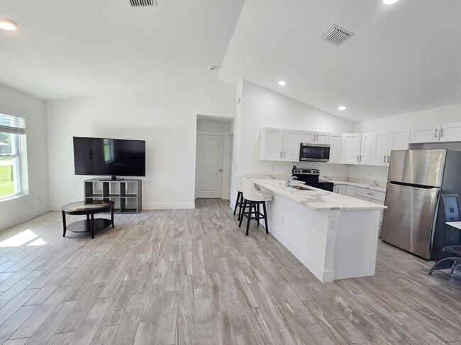 Photo - 2447 NW 5th St