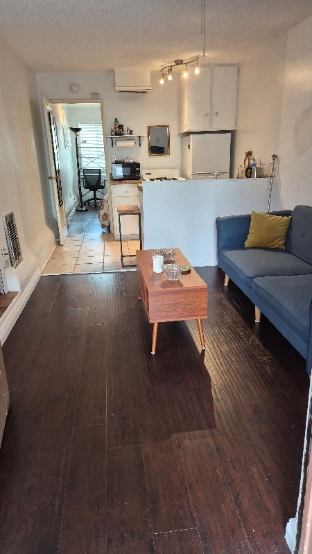 Building Photo - 3985 Wasatch Ave Unit A