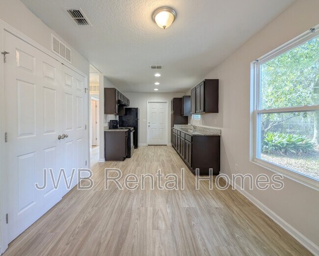 Photo - 1508 W 2nd St