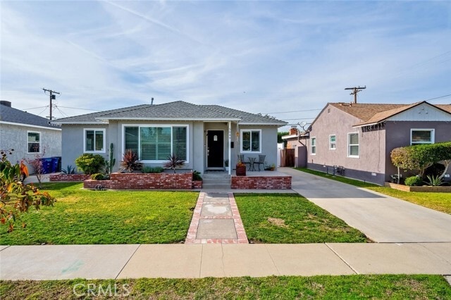 Photo - 5049 Adenmoor Ave