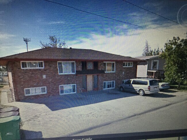 Front of 4-plex
