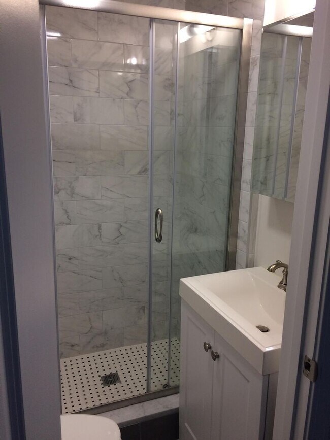 Photo - NO FEE!! BACK BAY 1 BEDROOM WITH LAUNDRY IN-UNIT & RENOVATED KITCHEN