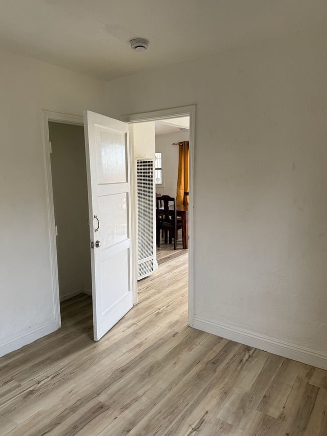 Photo - 114 W 112th St Unidad 114 W 112Th St in Los Angeles, CA 90061