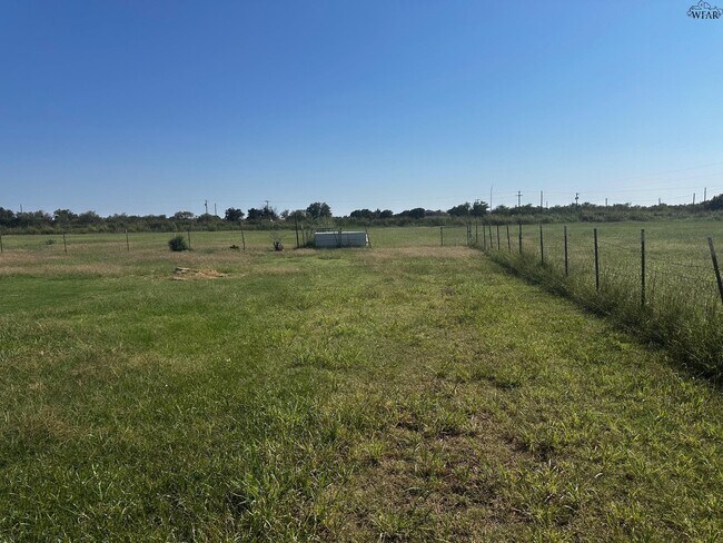 Photo - 2065 Peterson Rd S