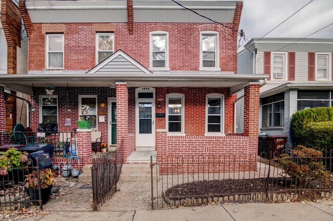 Photo - 1909 W 8th St