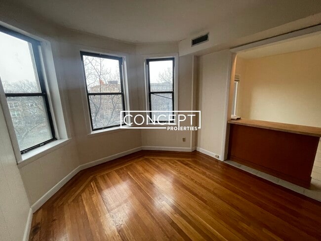 Building Photo - 1131 Commonwealth Ave Unit 7