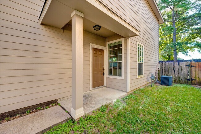 Photo - 16535 Cairngrove Ln