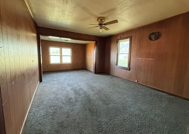 Photo - 610 W Main St