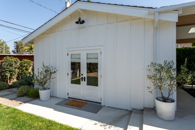 412 Esther St Unit B