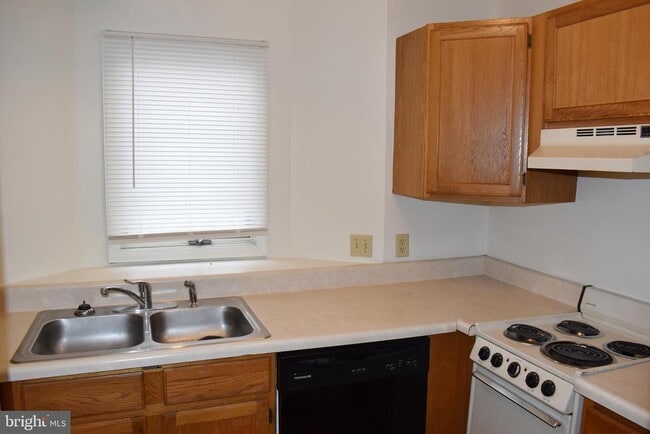Building Photo - 944 Byers Ave Rental