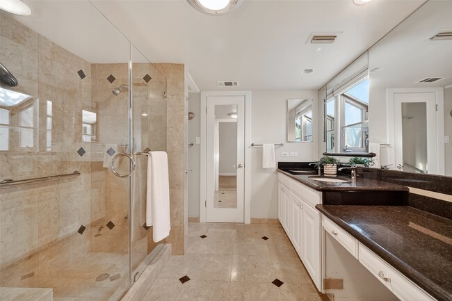 Photo - 5338 Brownway St Unidad B19