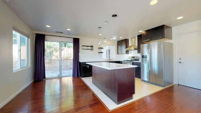 Photo - 405 Birkhaven Pl