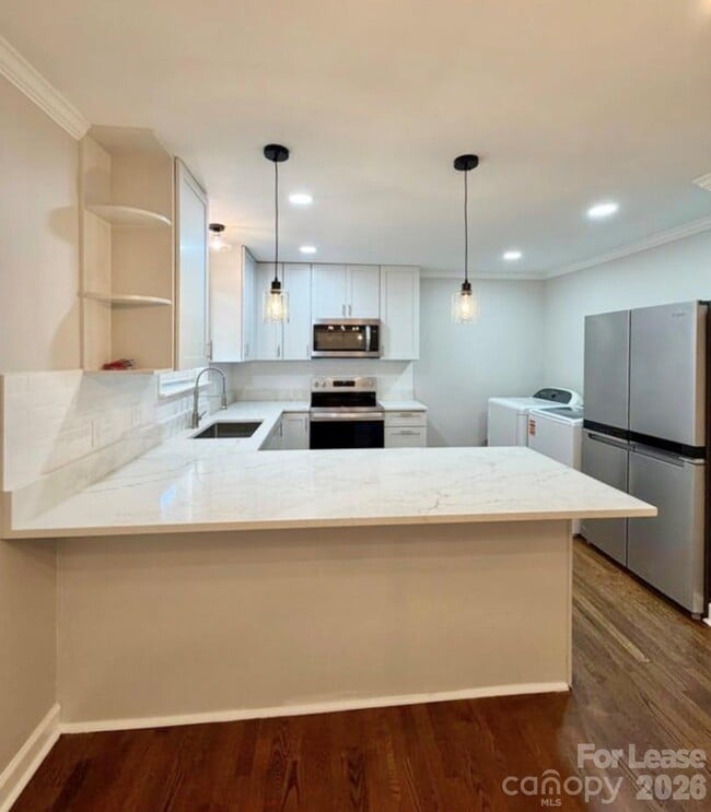 Photo - 4201 University Dr