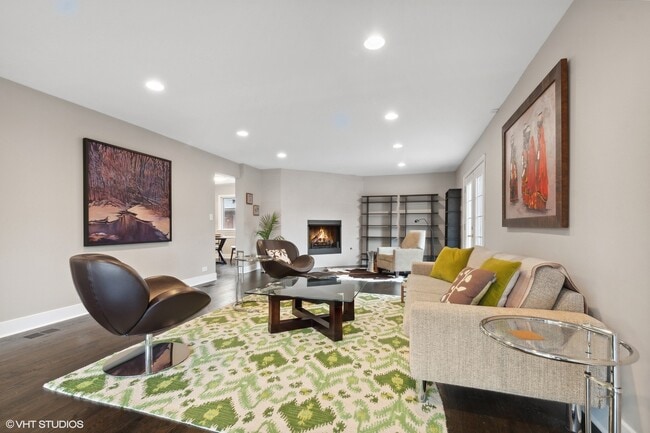 Photo - 384 Hastings Ave