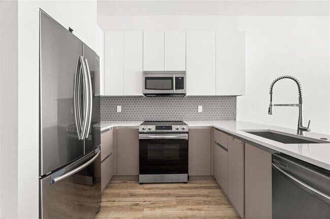 1155 Custer Ave SE Unit 303