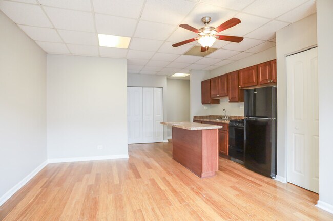 Photo - 5326 S Cornell Ave Unit 202