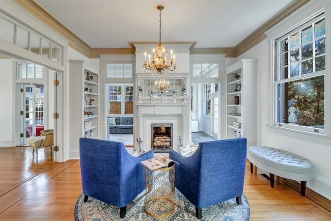 Photo - 602 E Victory Dr