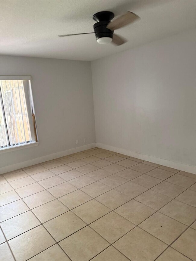 Photo - 1216 Periwinkle Pl
