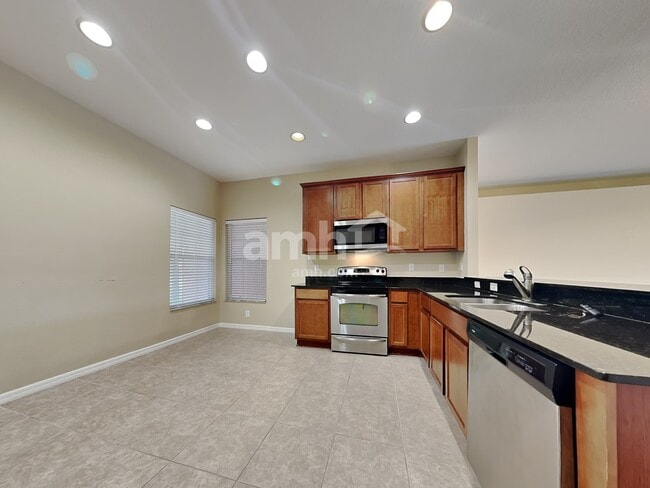 3905 Constantine Loop