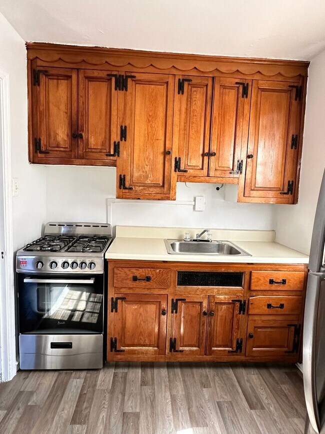 Photo - 2819 W Queen Ln Unit B