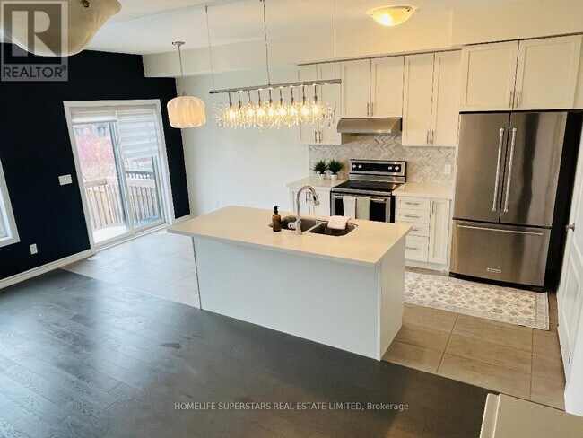 Photo - 3068 Cascade Common