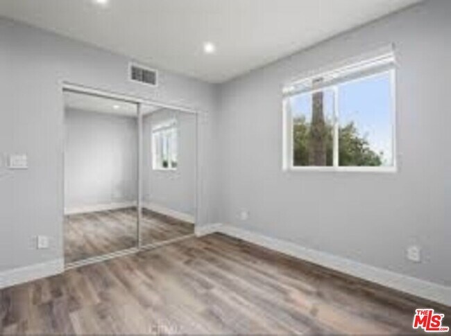 Photo - 14759 Friar St