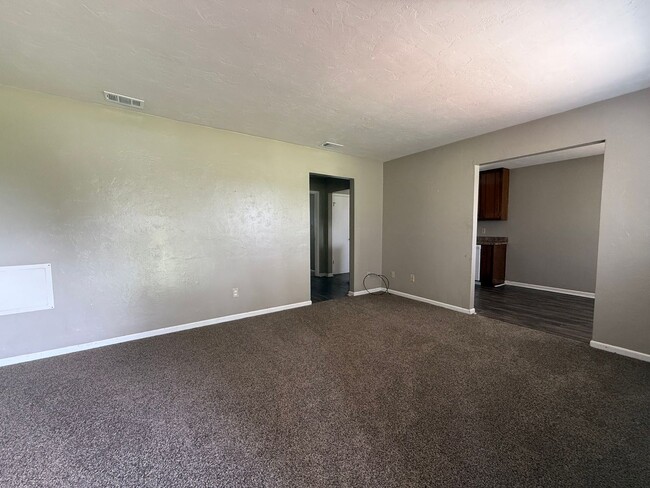 Photo - Upstairs unit on the Golf Course!!! Unit D