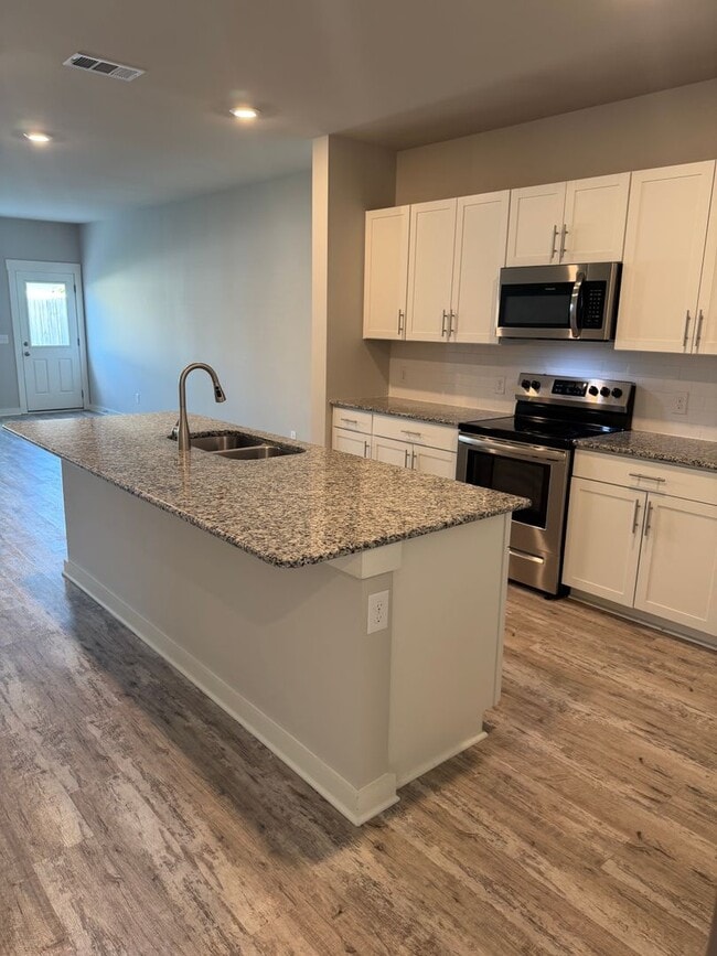 Photo - 2021 Hardwick Ln