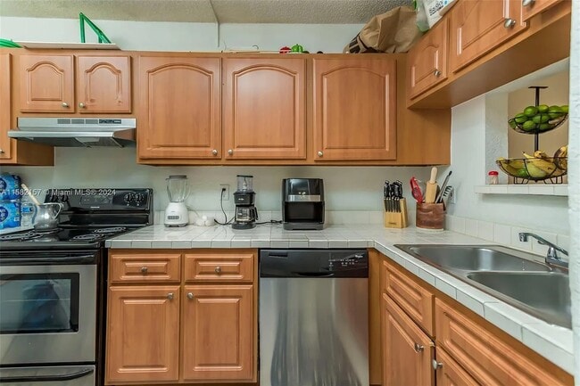 Photo - 2646 Riverside Dr