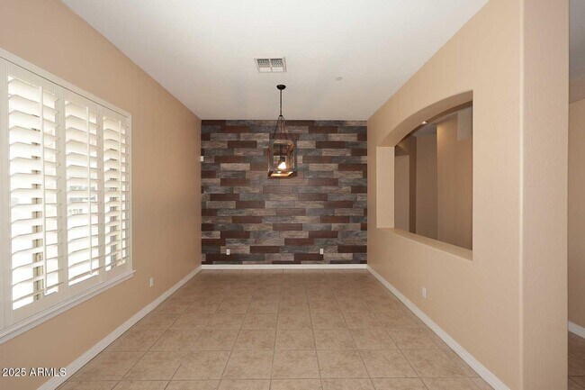 Photo - 2007 E Topeka Dr