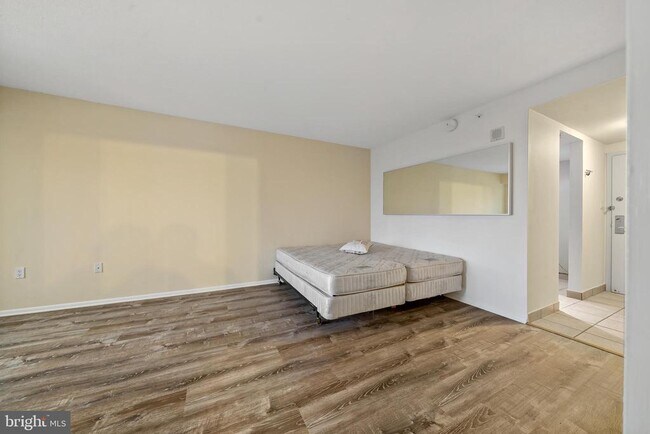 Photo - 2001 Hamilton St Unidad 2016