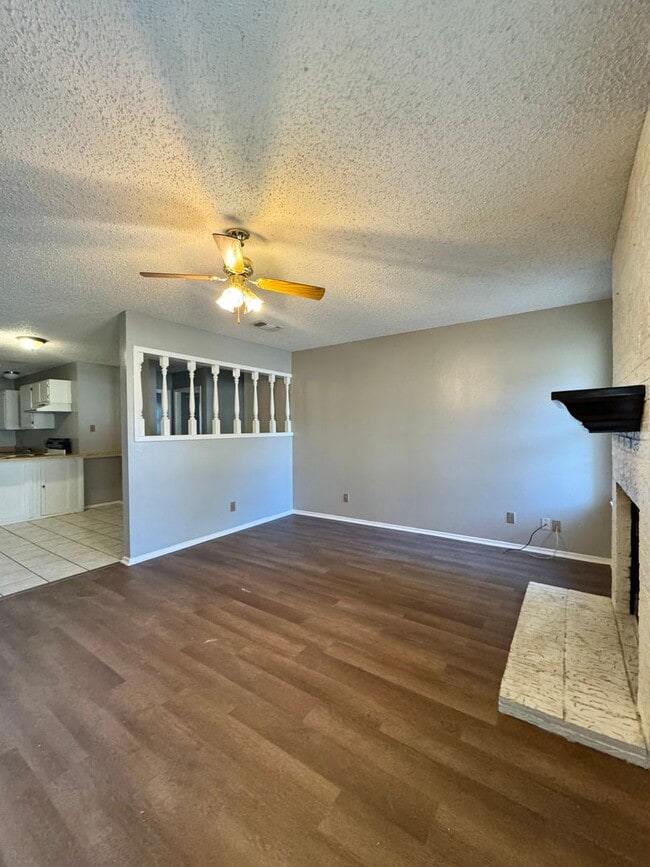 Photo - AVAILABLE NOW - Cozy 3-Bedroom Home in Desirable Neighborhood Near Goodfellow AFB!