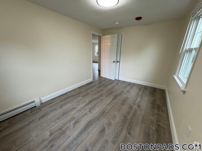 Building Photo - 9 River Dr Rental