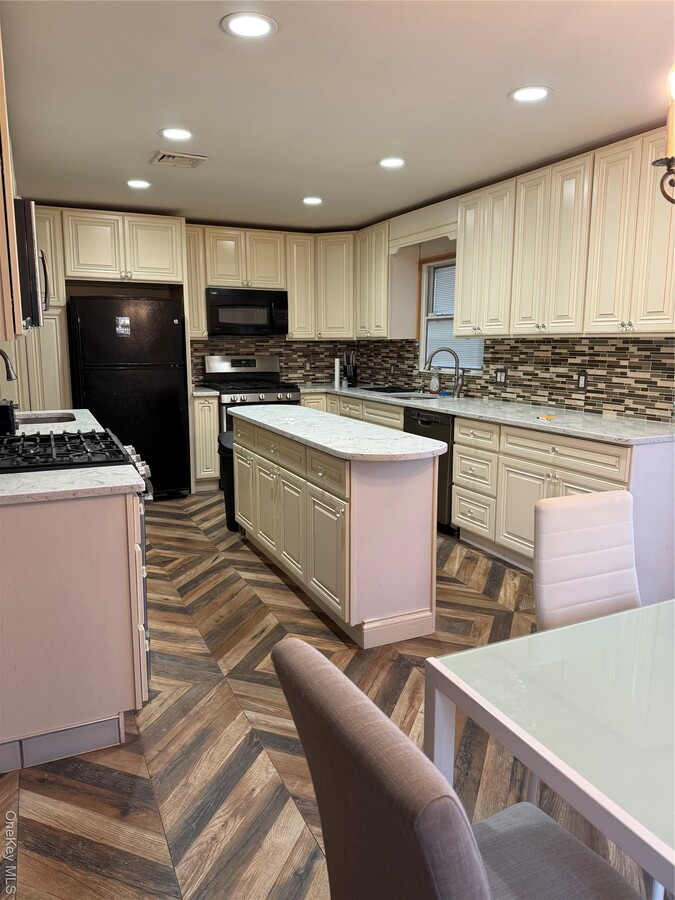 Photo - 92 Spook Rock Rd