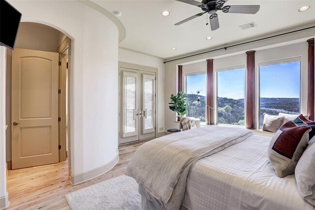 Photo - 8546 Adirondack Trail