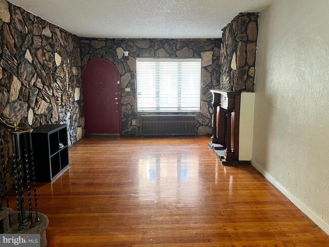 Photo - 2408 S Sartain St