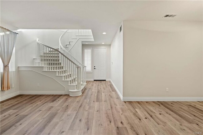 Photo - 28355 Stansfield Ln House