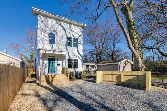 Photo - 2119 Selden St Townhome