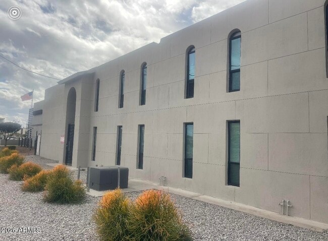 Building Photo - 4130 N 12th St Unit OFC