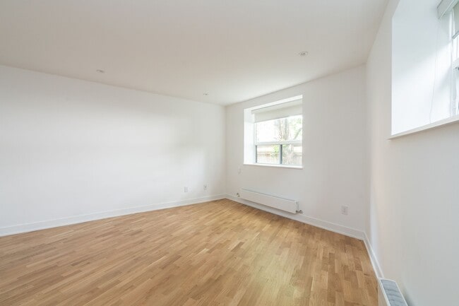 Photo - 1420 Kingston Rd Unit 104