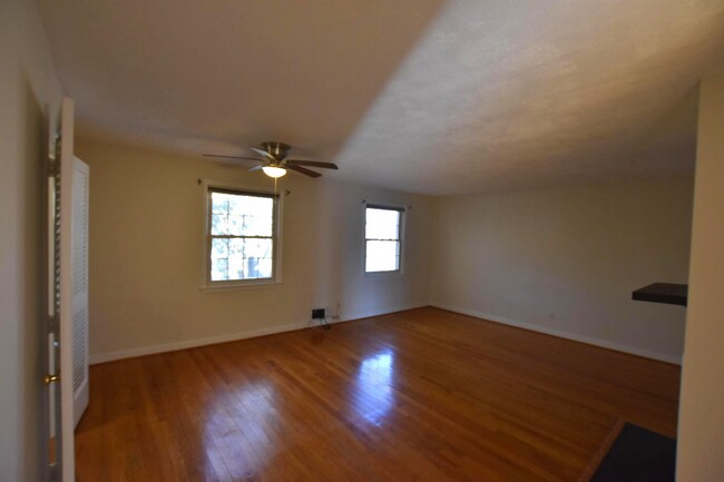 Photo - Spacious 2 Bedroom Apartment w/ Washer|Dry...