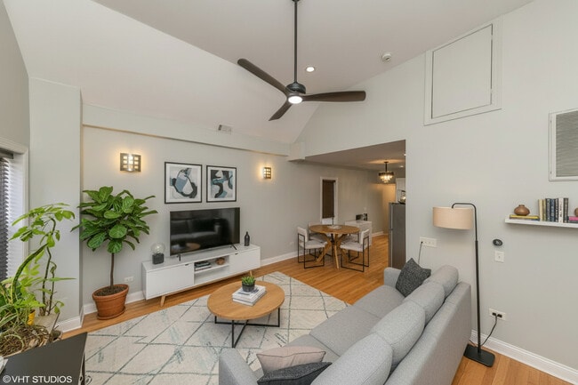 Photo - 2009 W 17th St