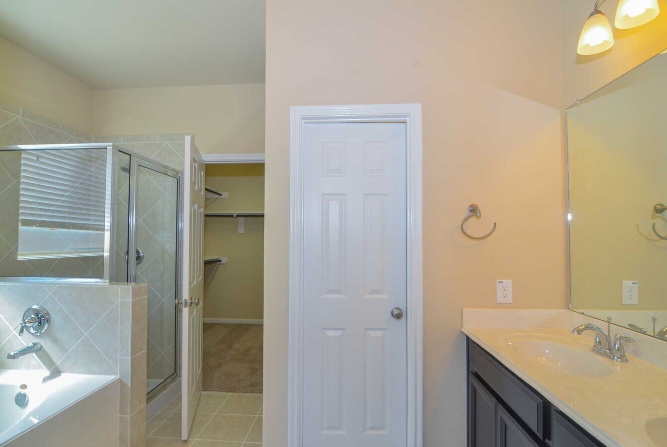 Photo - 15706 Whispering Green Dr