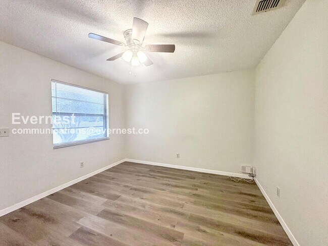 Photo - 2901 Bay View Dr Unit b