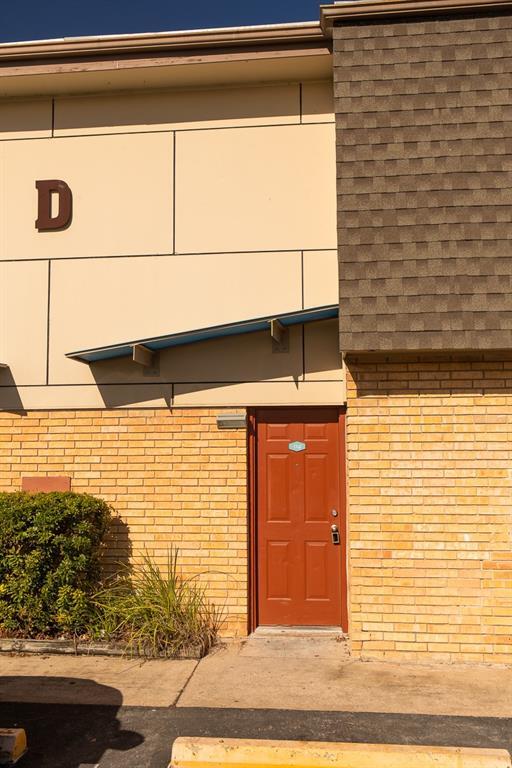 Building Photo - 5506 Grover Ave Unit D-114