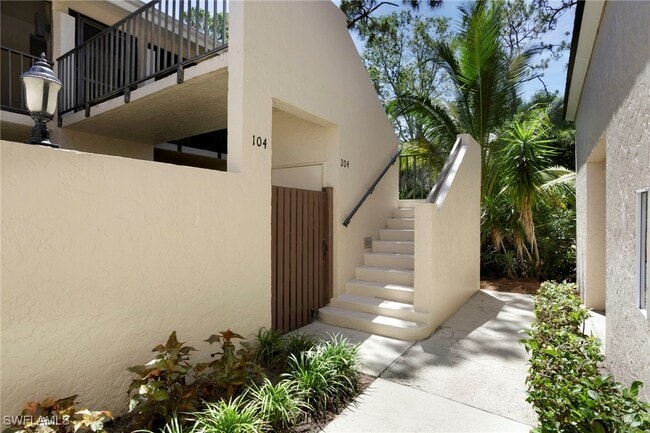 Photo - 15400 Cedarwood Ln Unit 204 (L)