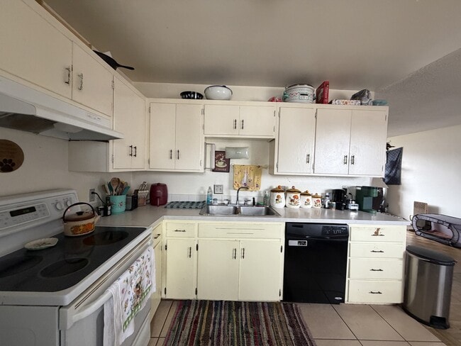 Photo - 1672 W Wyoming Ave