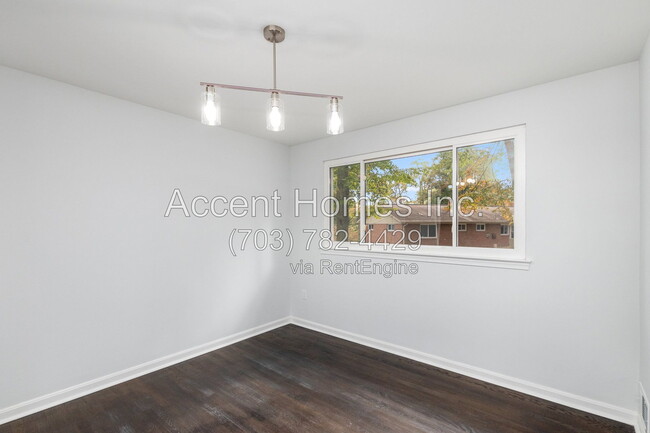 Photo - 8613 Kenilworth Dr
